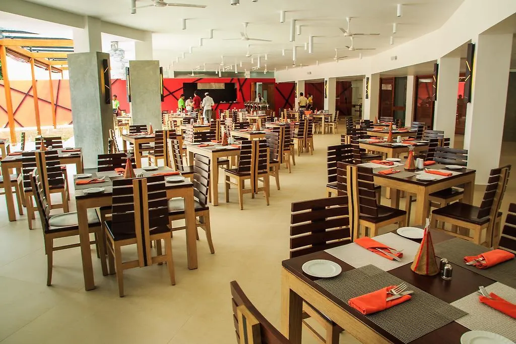 Camelot Beach Hotel Negombo